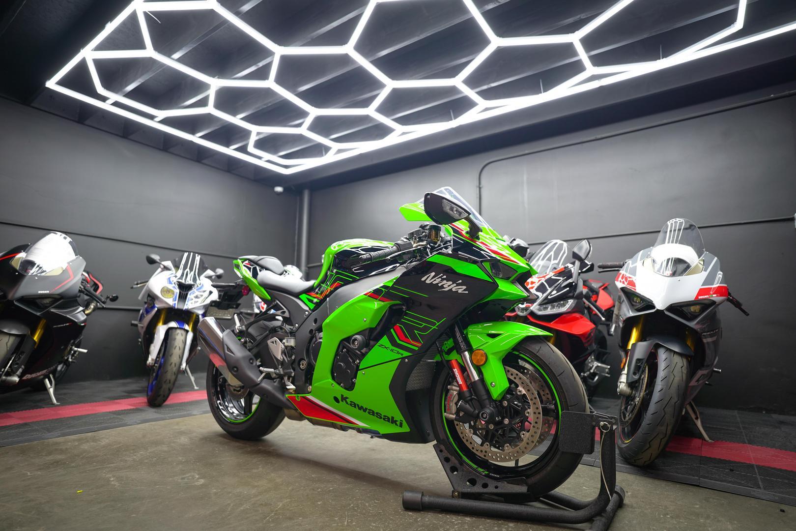 Used 2024 Kawasaki Ninja ZX-10R ABS KRT Edition For Sale Used 2024 Kawasaki Ninja ZX-10R ABS KRT Edition For Sale